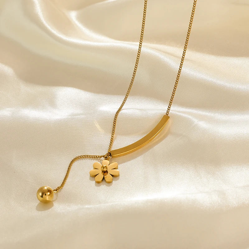 Collier "Fleur de Lune" – Acier Inoxydable