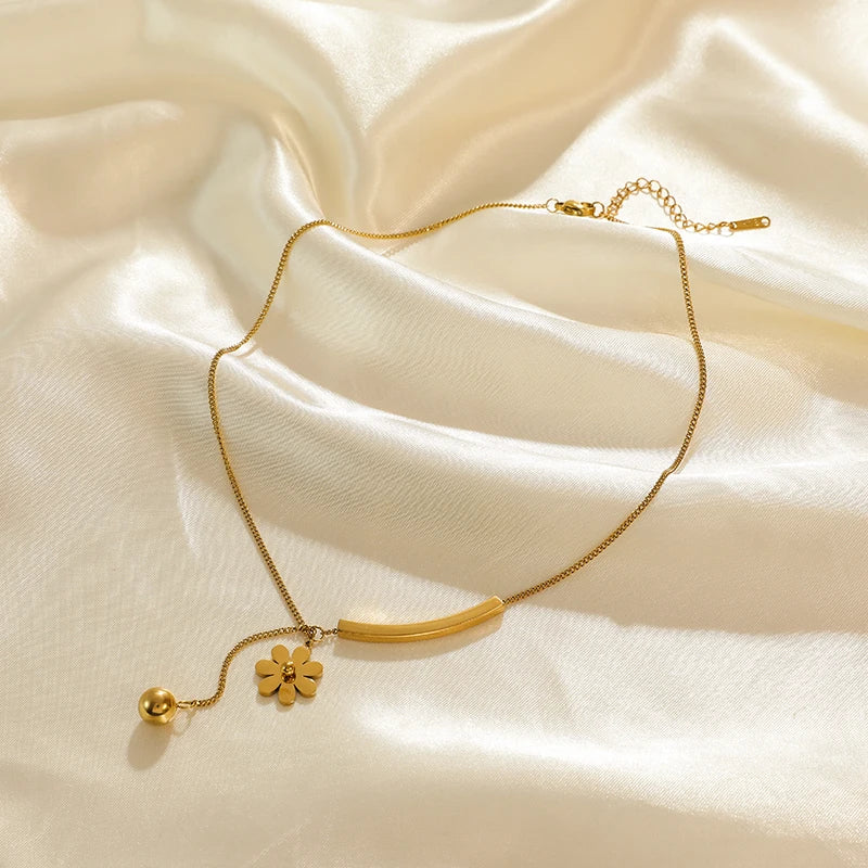 Collier "Fleur de Lune" – Acier Inoxydable